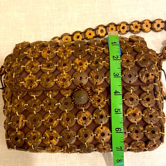 Coconut Shell Button Shoulder Purse - Picture 10 of 11